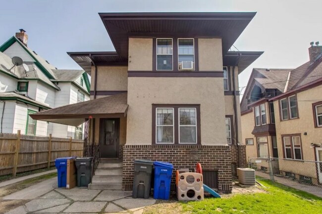Building Photo - 363 Case Ave E