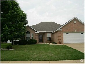 Building Photo - 614 Leisure Ln