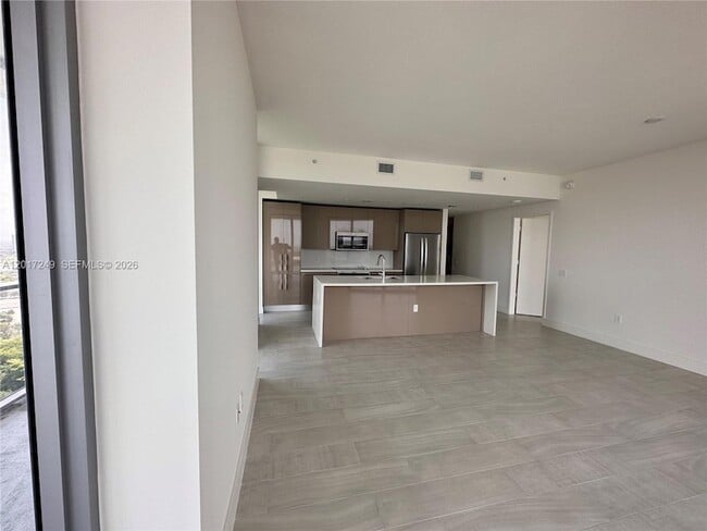 Building Photo - 2000 Metropica Wy