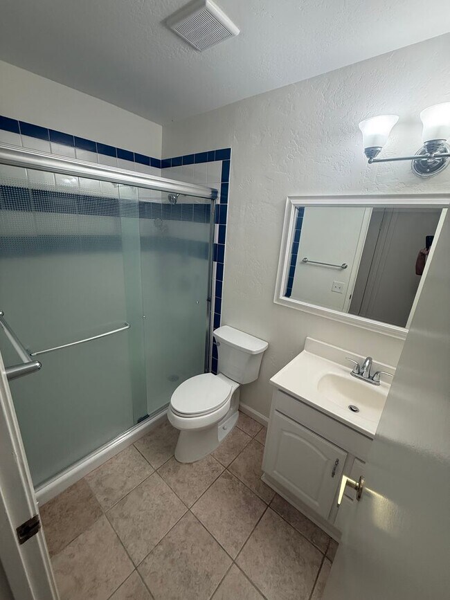 Foto del edificio - Available Now! Beautiful 2 Bed / 2 Bath Condo in Scripps Ranch