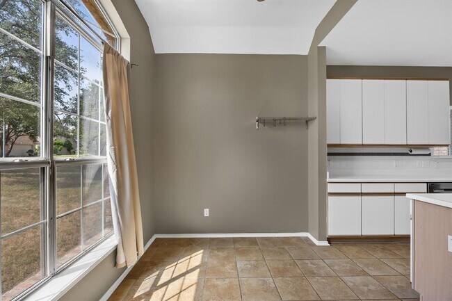 Foto del edificio - 8404 Tyhurst Dr