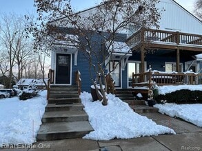 Building Photo - 44700 Bayview Dr