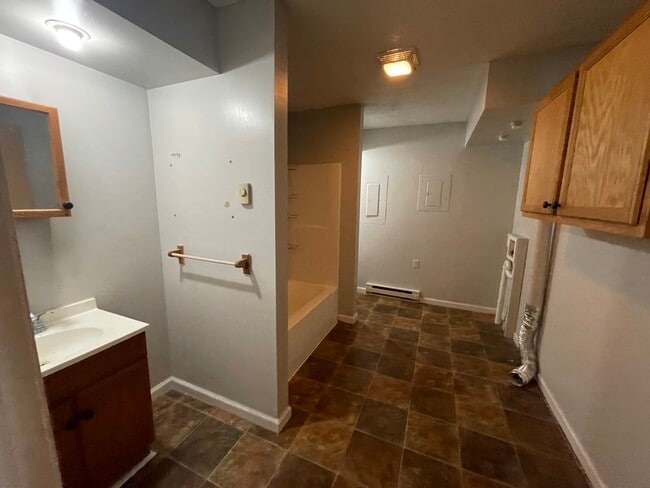 Foto del edificio - 201 W Main St