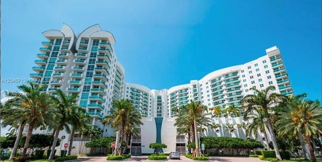 Building Photo - 7900 Harbor Island Dr
