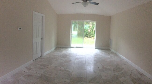 Living/Dining room - 810 E Gottsche Ave