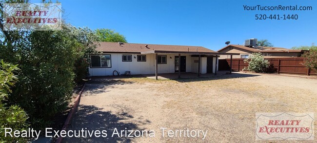 Building Photo - 3 br, 2 bath House - 7367 N Camino De La T...