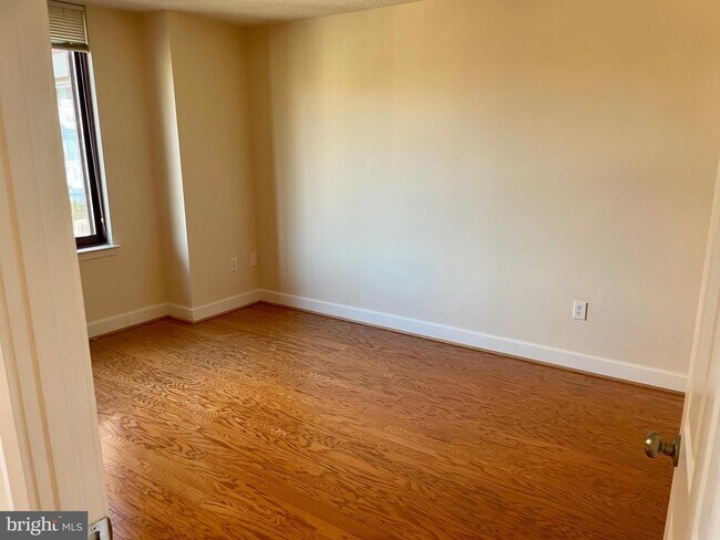 Foto del edificio - 1205 N Garfield St