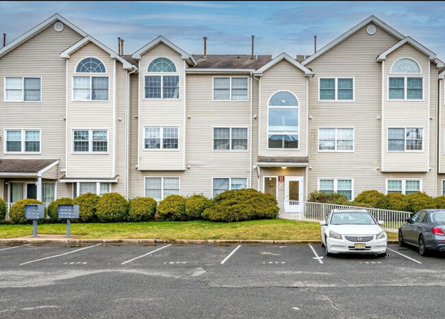 Building Photo - 732 Edpas Rd