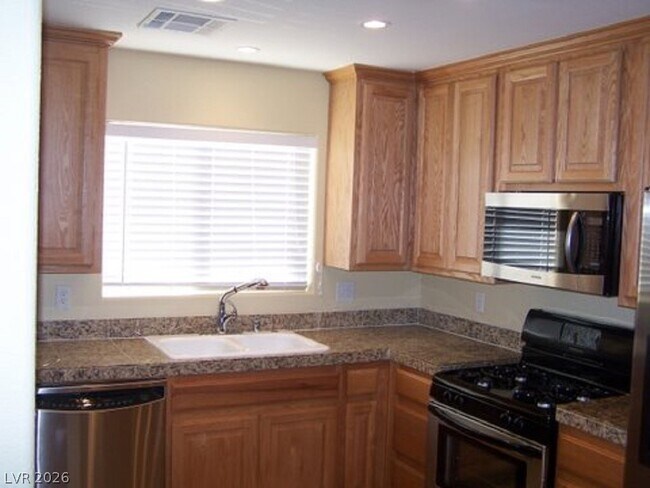 Foto del edificio - 6045 Aripeka St