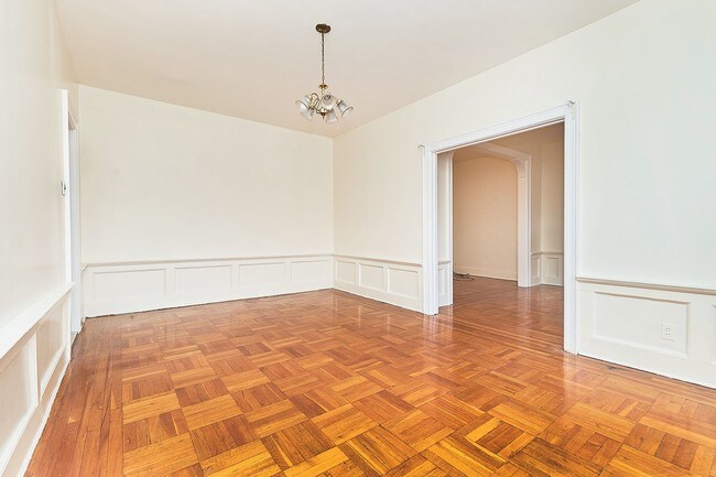 Building Photo - 502 Cortelyou Rd
