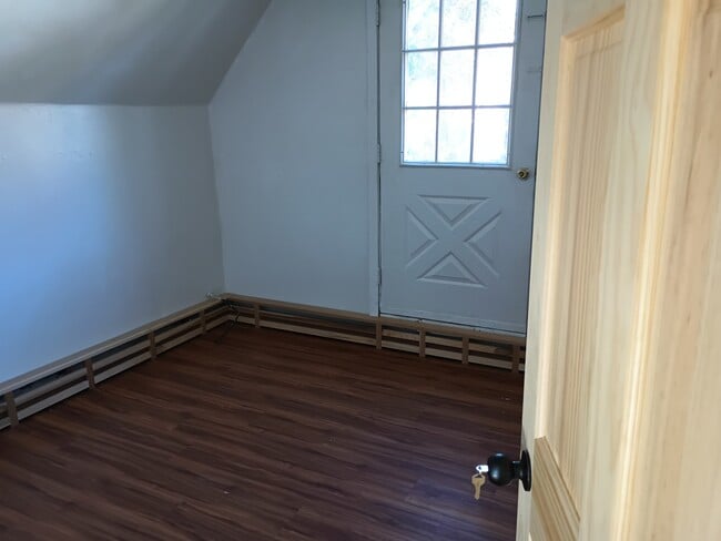 Building Photo - 10 Flint St