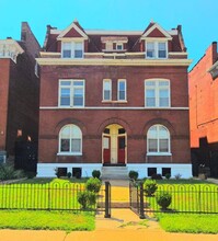 Building Photo - 2146-2148-2148 Victor St