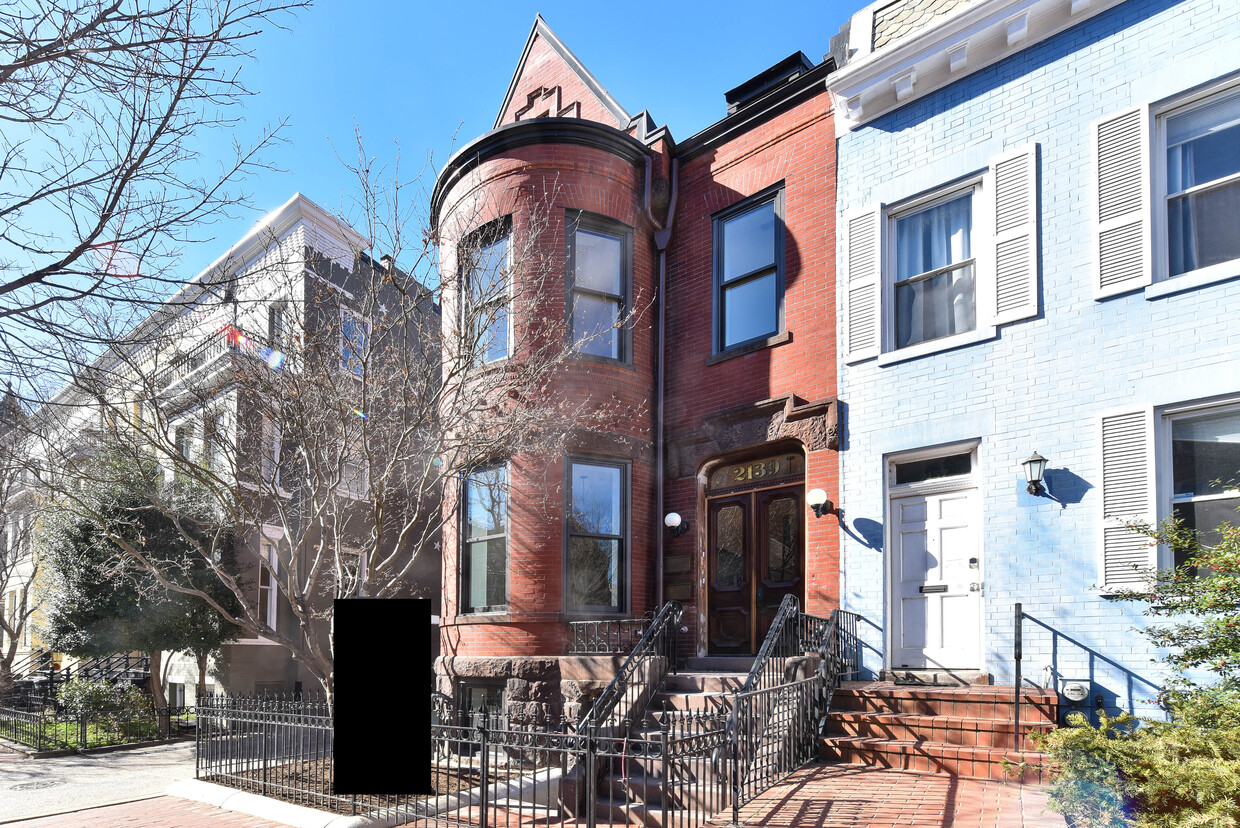 Primary Photo - 2139 N St NW