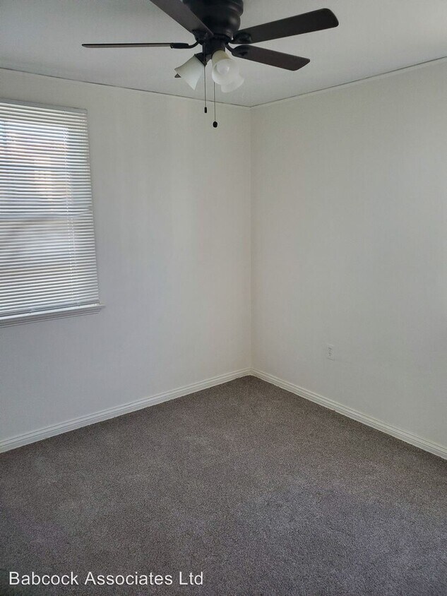 Primary Photo - 2412 Cabrillo Ave