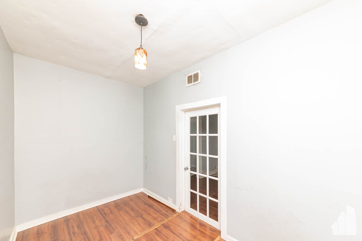 Primary Photo - 848 N Wood St