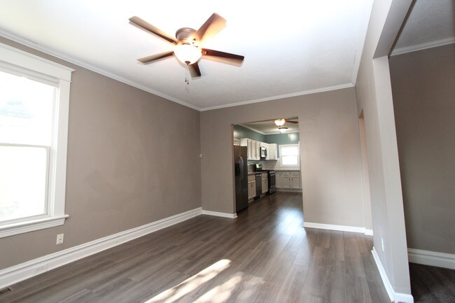 Foto del edificio - 921 Norwich Ave SW