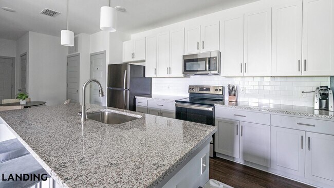 Foto del edificio - 100 Wildwood Ct