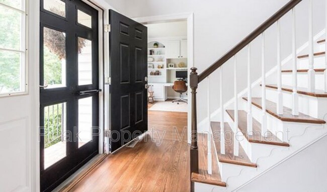 Foto del edificio - 5729 Rolling Creek Pl