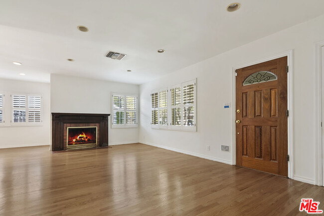 Foto del edificio - 13958 Peach Grove St