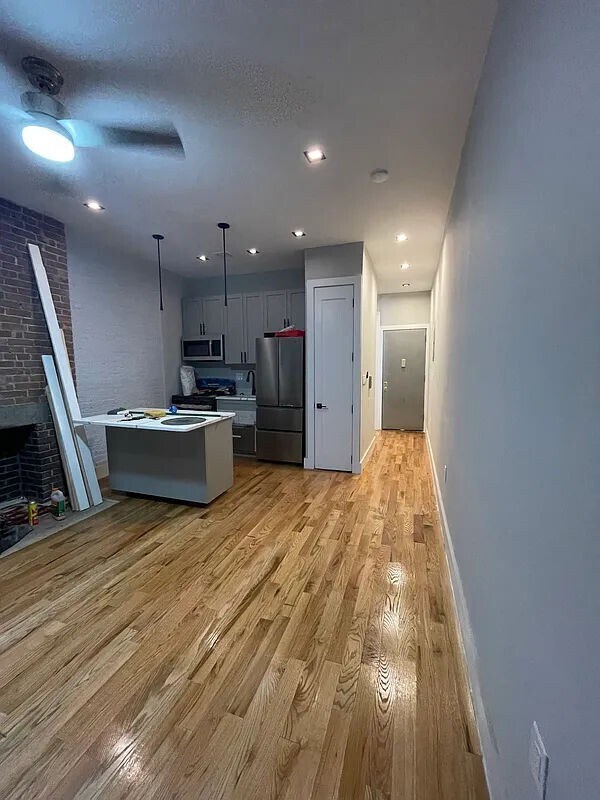 Primary Photo - 273 West 10th Street