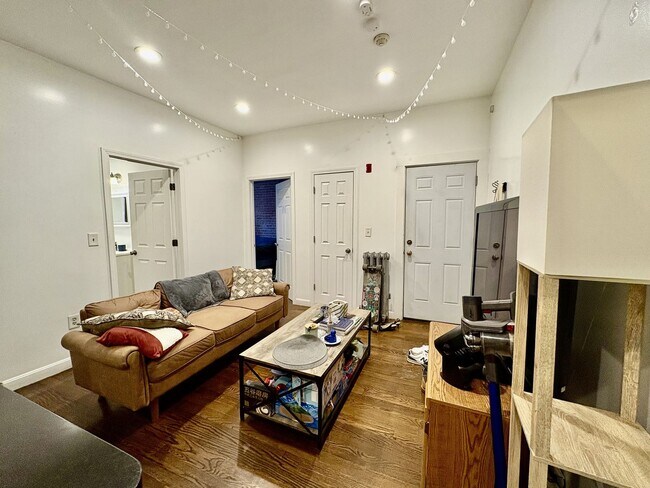 Foto del edificio - 2bed/1 bath in Allston