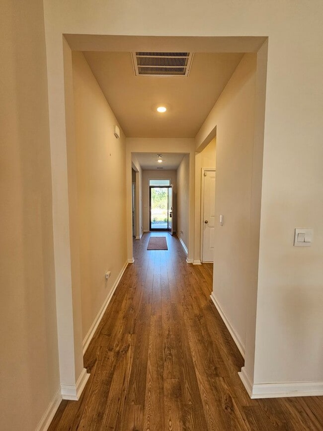 Foto del edificio - Long Term Rental - 3 Bed, 2 Bath in Bells ...