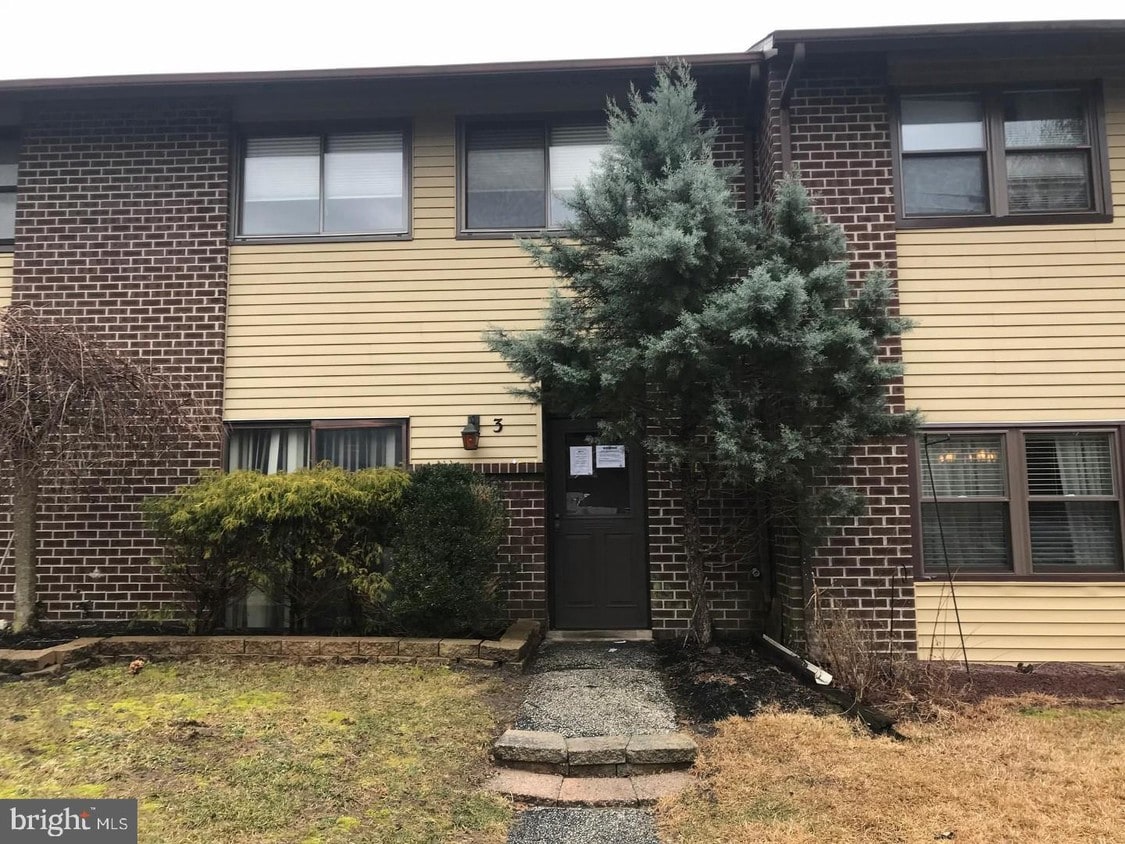 3 Buckthorn Ct, Woodbury, NJ 08096 Townhome Rentals in Woodbury NJ