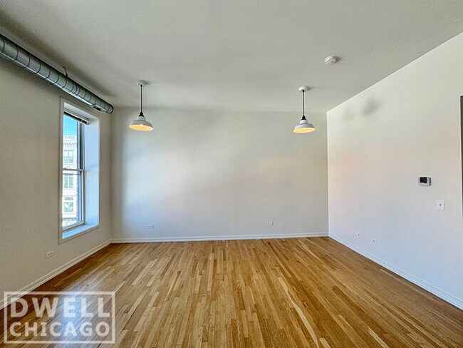 Building Photo - 1400 N Milwaukee Ave