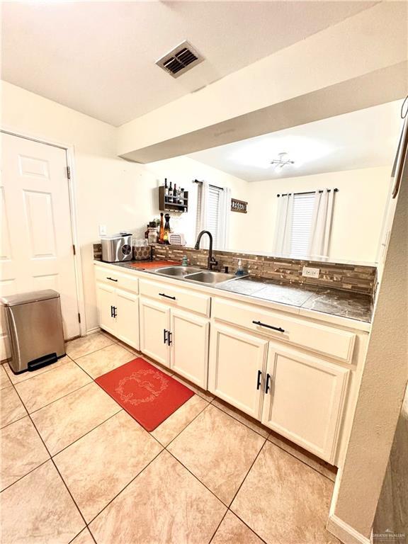 Foto del edificio - 9216 N 31st St