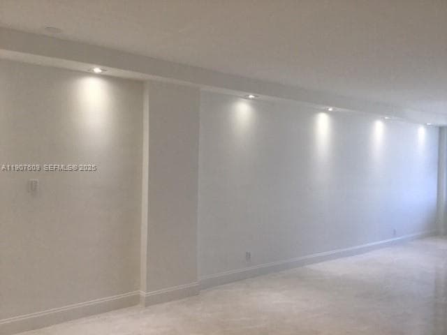 Building Photo - 9225 Collins Ave