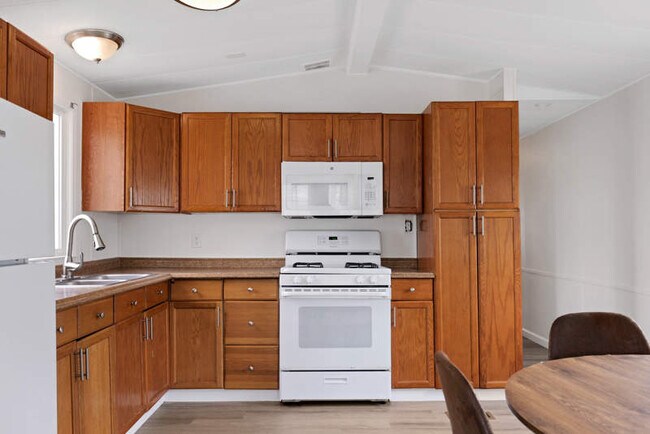 Building Photo - 325 3rd Ave