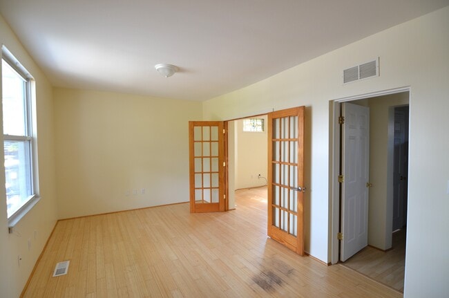Building Photo - 4213 Brownway Ave