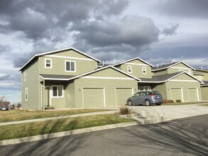 Building Photo - 20058 Beth Ave
