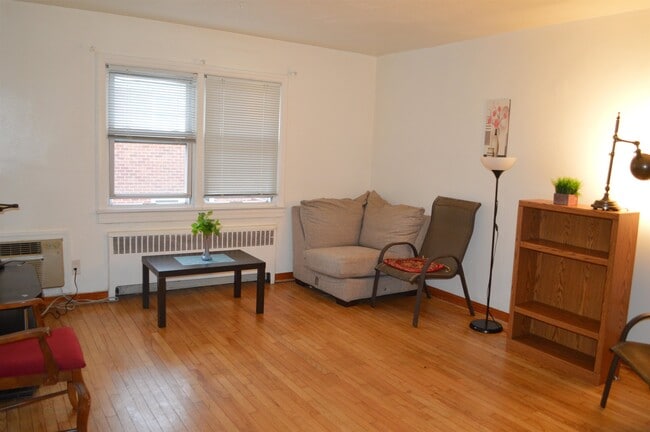 Foto del edificio - 721 Broad Ave