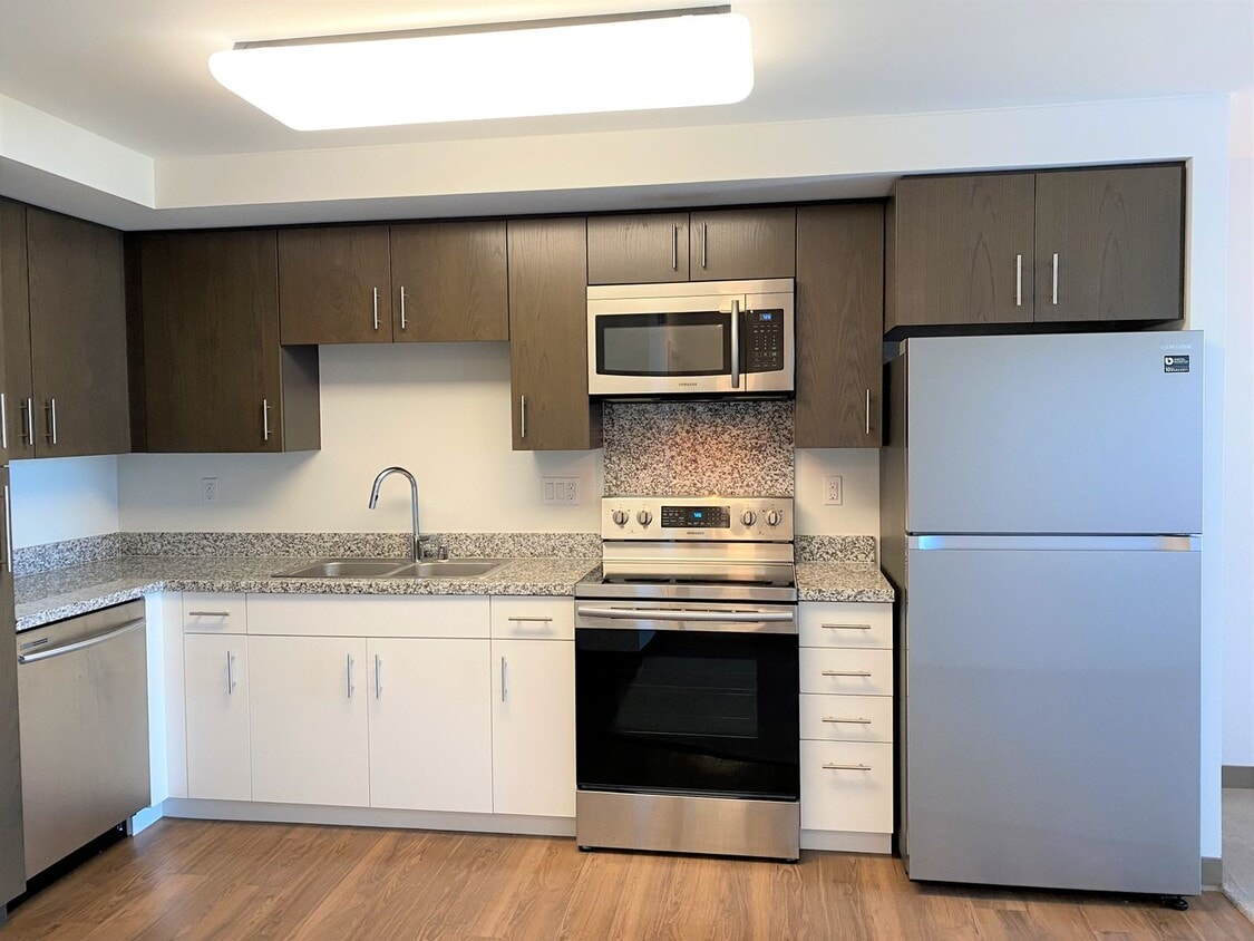 Primary Photo - Ke Kilohana - Move in ready 1/1/1