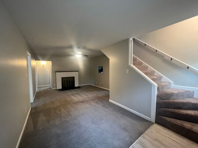 Foto del edificio - Close to Broad Ripple, Updated 3 Bedroom/2...