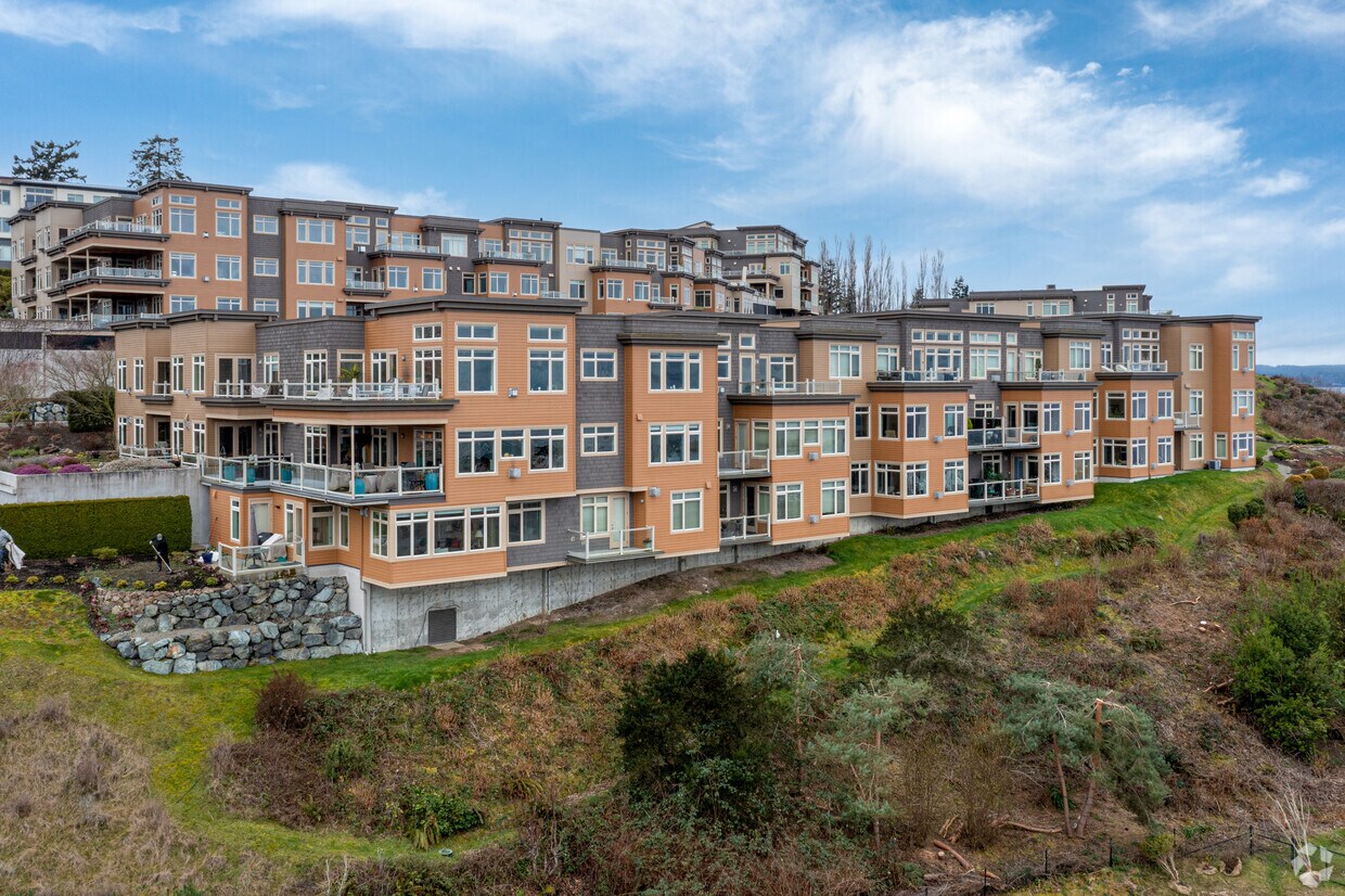 Foto principal - Point Edwards Condominiums