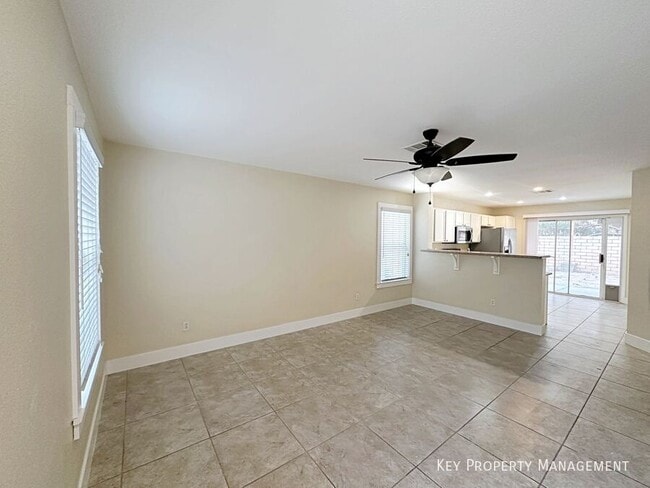 Building Photo - 725 Hitchen Post Dr