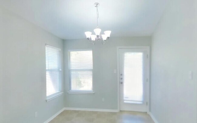 Foto del edificio - Spacious, Stylish, and Simply Perfect — 3-Bedroom Home