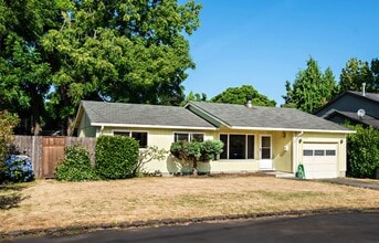 Building Photo - 2729 SE 63rd Ave