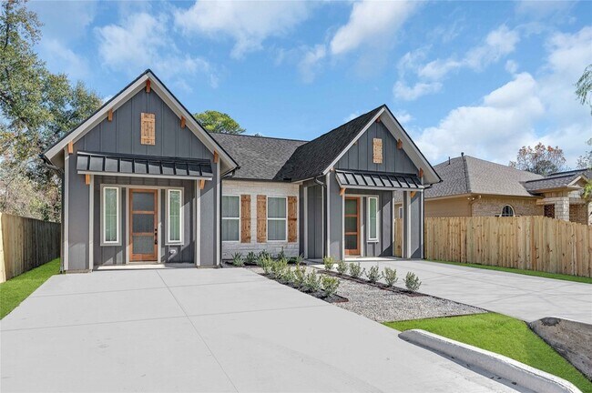 Building Photo - 6510 Bunche Dr