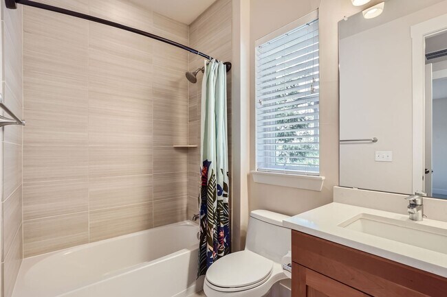 Foto del edificio - Evolve Real Estate: Gorgeous 4 Bedroom Hom...