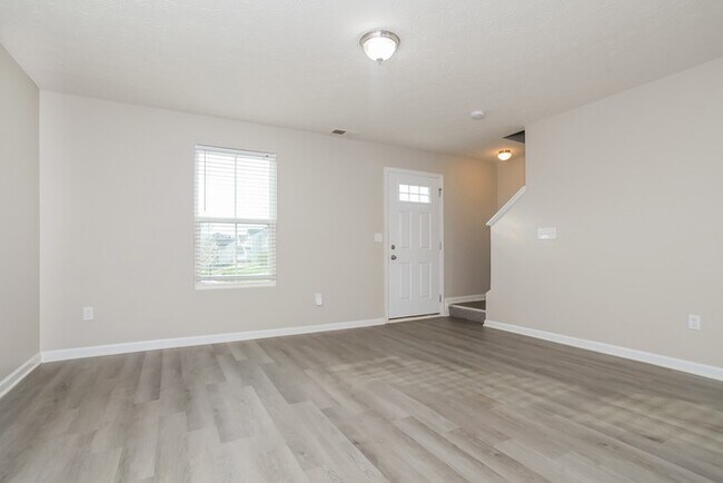 Building Photo - Beautiful 3 Bedroom Home