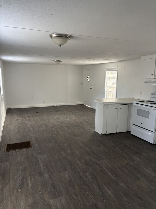 Foto del edificio - 527 Wancy Cir