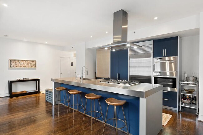 Foto del edificio - 1124 10th St NW