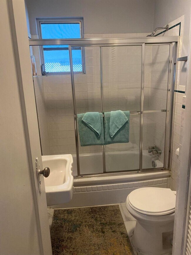 Foto del edificio - 1200 13th Ave N