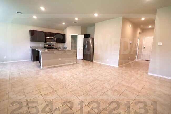 Building Photo - 5004 Karen Grn Dr