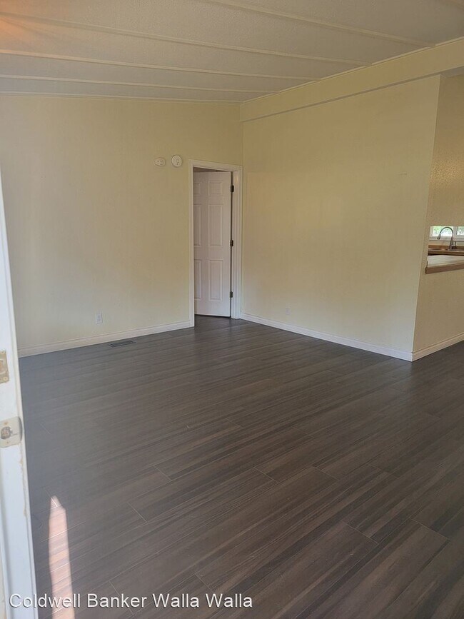Building Photo - 3 br, 2 bath House - 108 Wheatland Dr.
