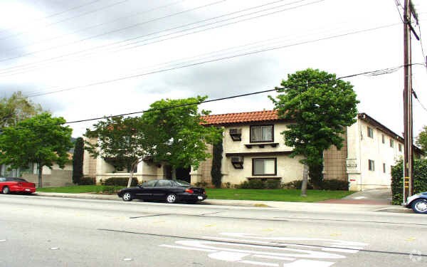 Building Photo - 1404 Highland Ave