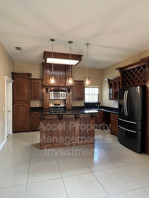 Foto del edificio - 2110 E 21st St